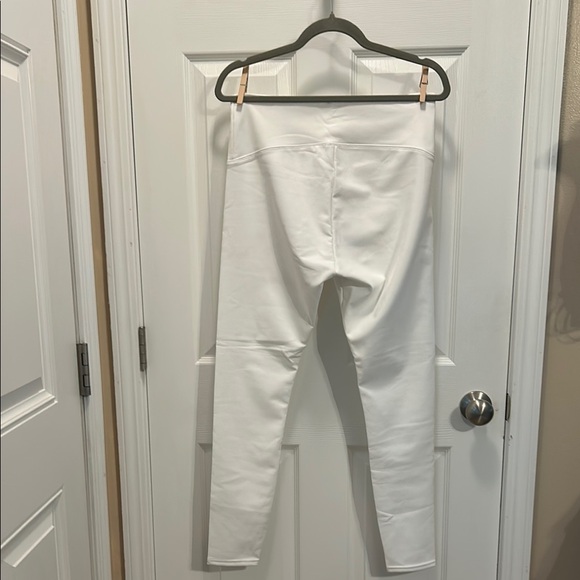 Women's Faux Leather White Leggings - Picture 5 of 6